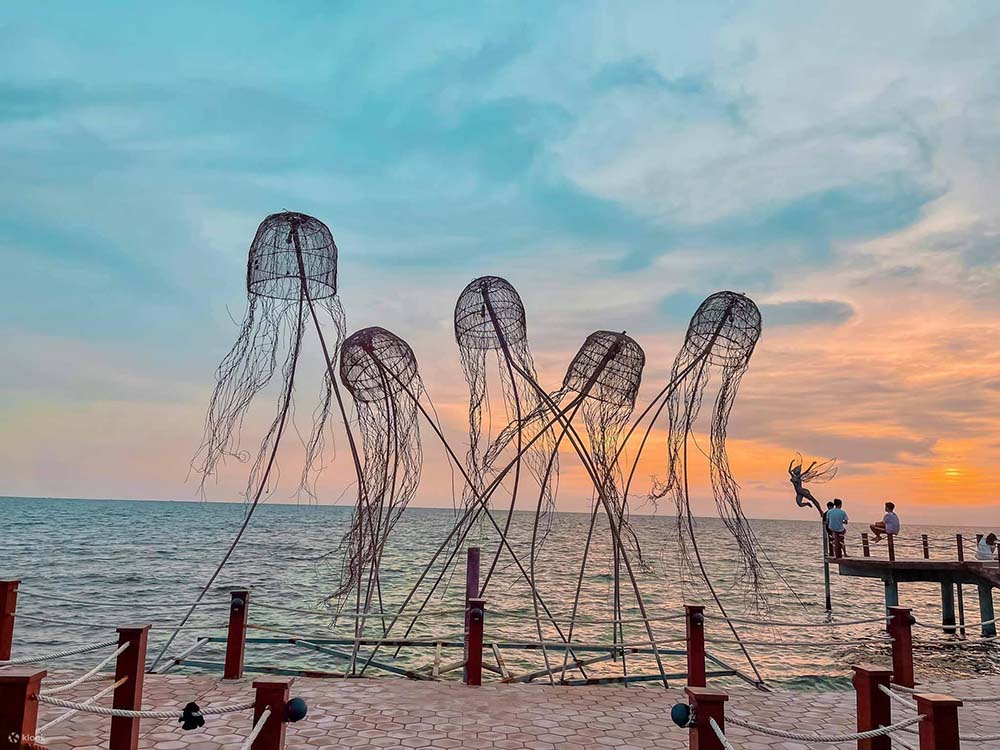 5 Best Bars in Phu Quoc for Stunning Sunset Views